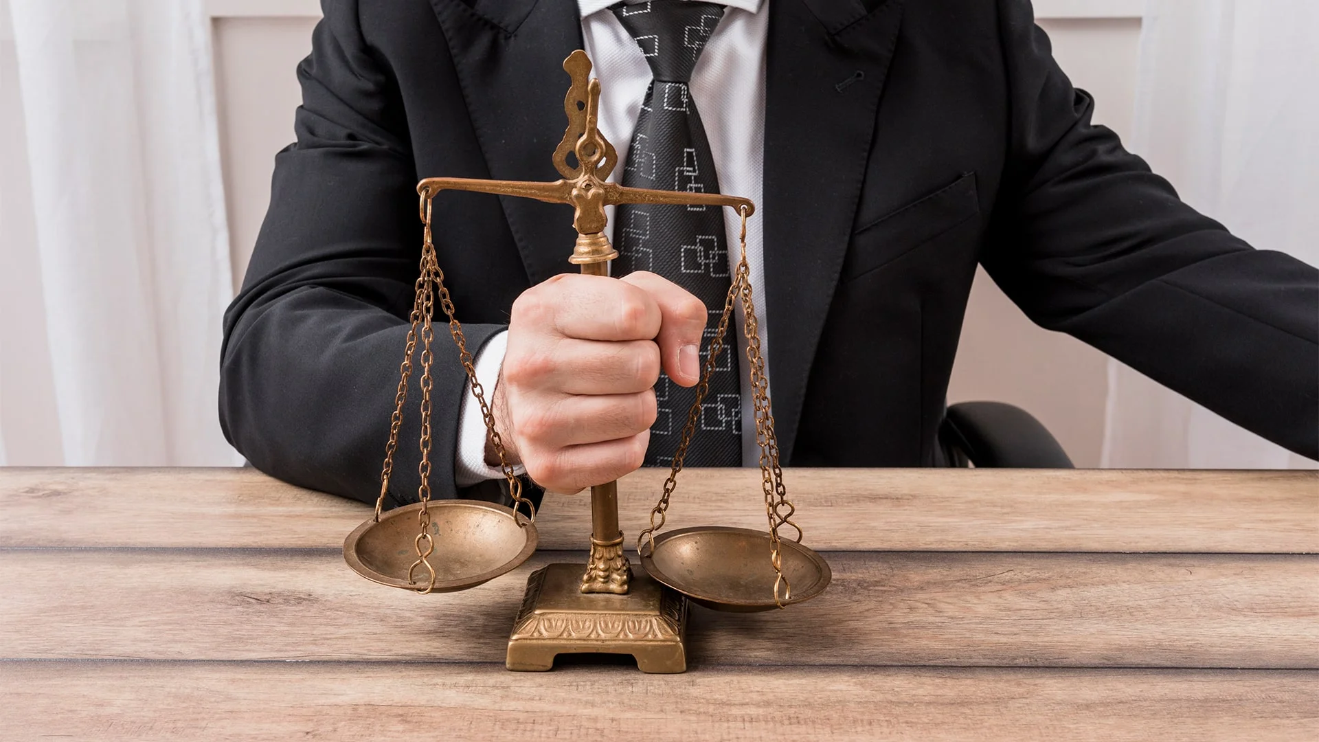 direito, balança da justiça, sopesamento de direitos