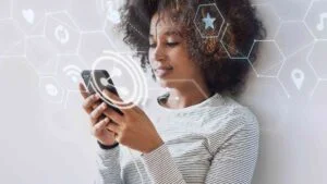 girl-social-media